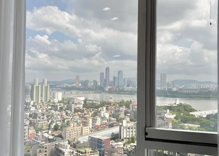 아름다운 여의도한강뷰 홍대역9분 합정역1분 한강공원5분 올리브영1분 2qbed Appartement *